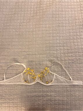 Sheer White Lace Floral Embroidered Yellow Lavender Bra Lingerie Size L